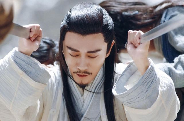 亲妈是导演，干妈也是导演，18年没带火他，娶个媳妇改名却火了