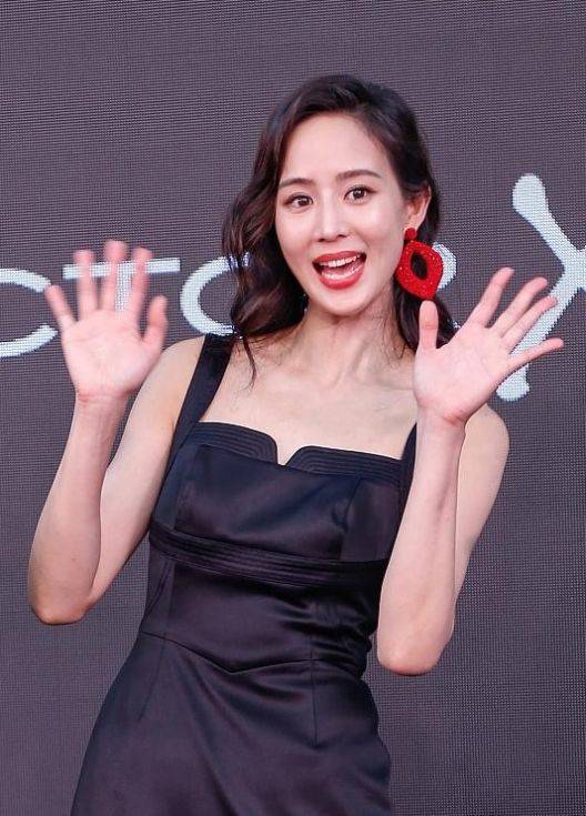 彭于晏张钧甯携手官宣, 正式领结婚证三月结婚?