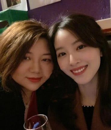 “奶茶妹妹”章泽天和杨天真合影，遭网友吐槽两人是“白莲花姐妹”
