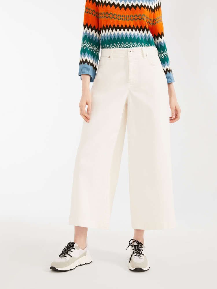 通勤必备白色裤装,是冬天里的一抹亮色