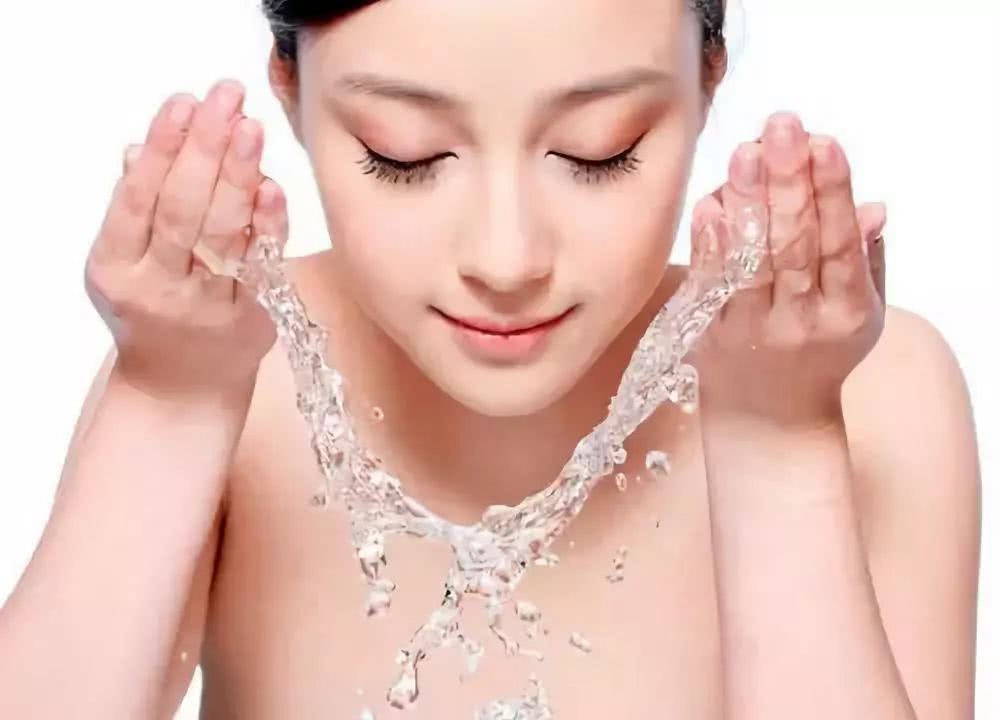 难怪皮肤一直不好,原来水乳得这样用