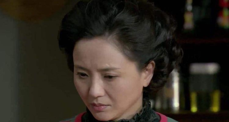 她是“国家一级演员”,为了丈夫守寡10年,今被二婚老公宠上天