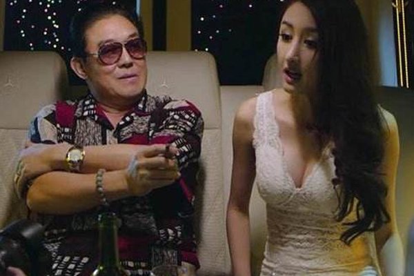 文梦洋裸上身 被爆料整容如今大变样