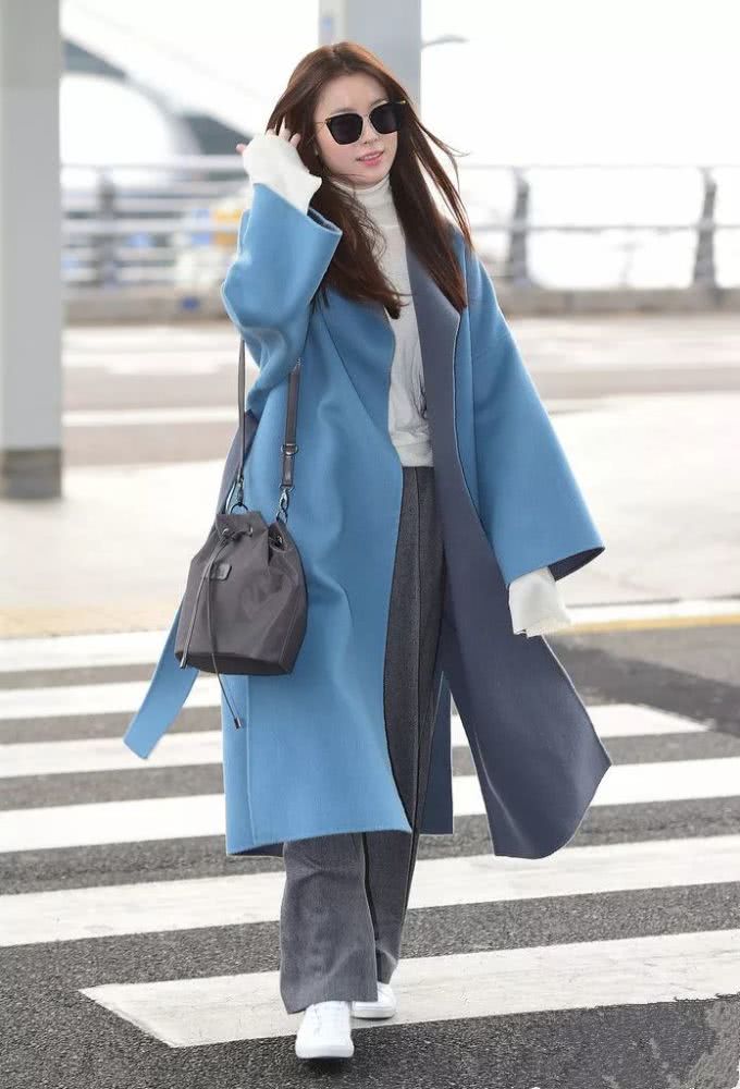 秋冬穿什么颜色的衣服最显白?你知道吗?