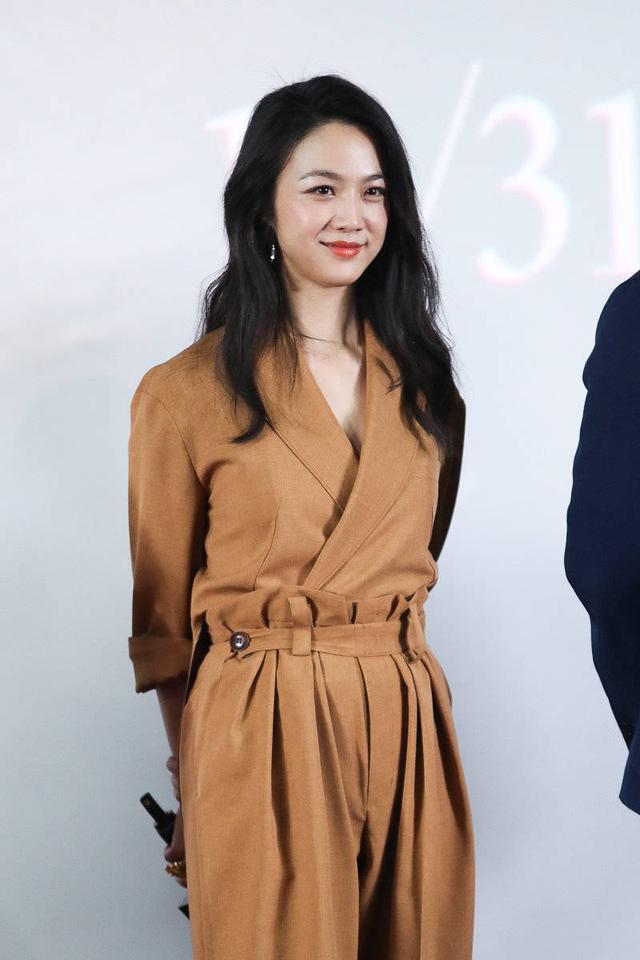 汤唯前男友42岁再爆火,年轻照片被扒出,网友直呼如今胖若两人