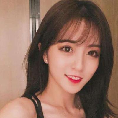 千万网红莉哥,离开网络一年后体重骤减,素颜憔悴强颜欢笑