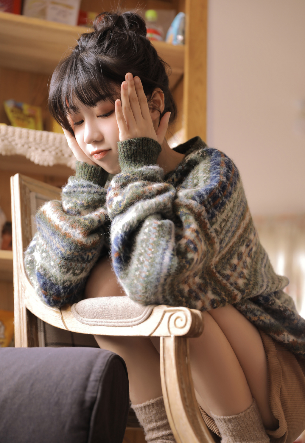 超短裤青春可爱美女白皙长腿清纯诱人写真