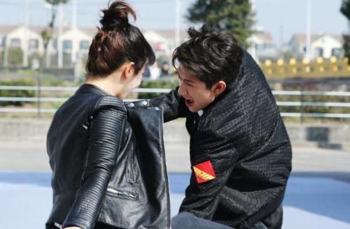 杨紫问的问题很犀利,就连多年好友张一山都驾驭不住