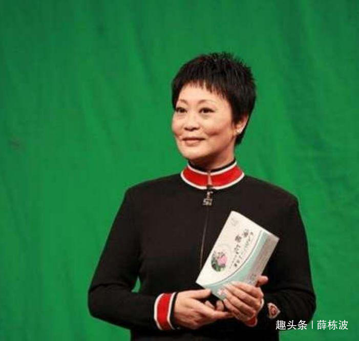 她曾8次登央视春晚,曾比宋丹丹还红,被前夫抛弃一蹶不振