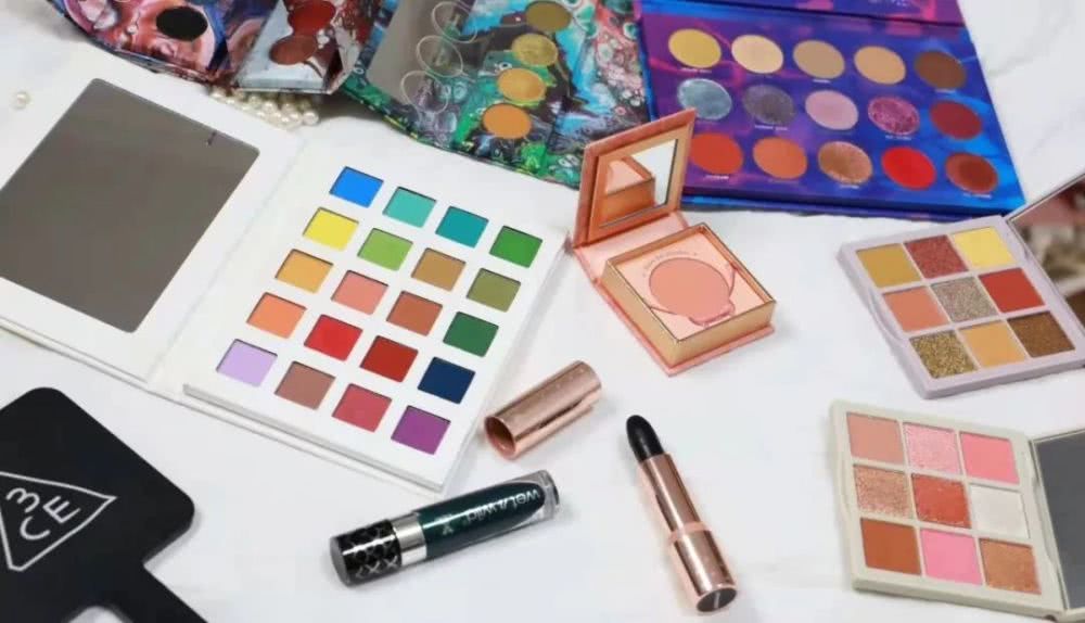 网红脸看多了会腻，“透明感女生”才是真气质！