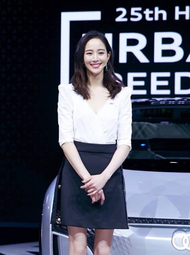 气质美女张钧甯只用了黑白2色就诠释了什么叫高级感,真洋气!