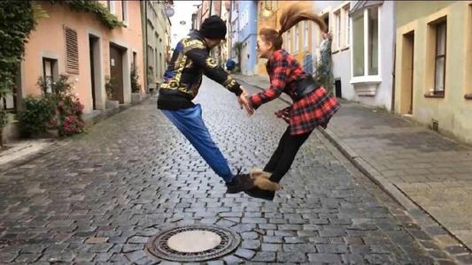 吴昕又哭!一说话就暴露快乐家族平时很少联系,博同情把昆凌弄哭