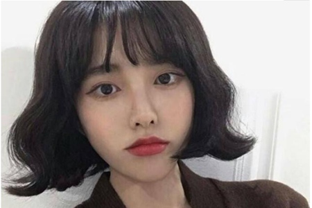 冬天流行的蓬松短发发型，方脸圆脸的女生一定要知道