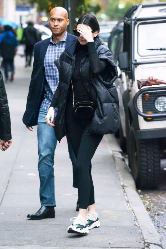 欧美街拍：黑色穿好了居然这么时髦！