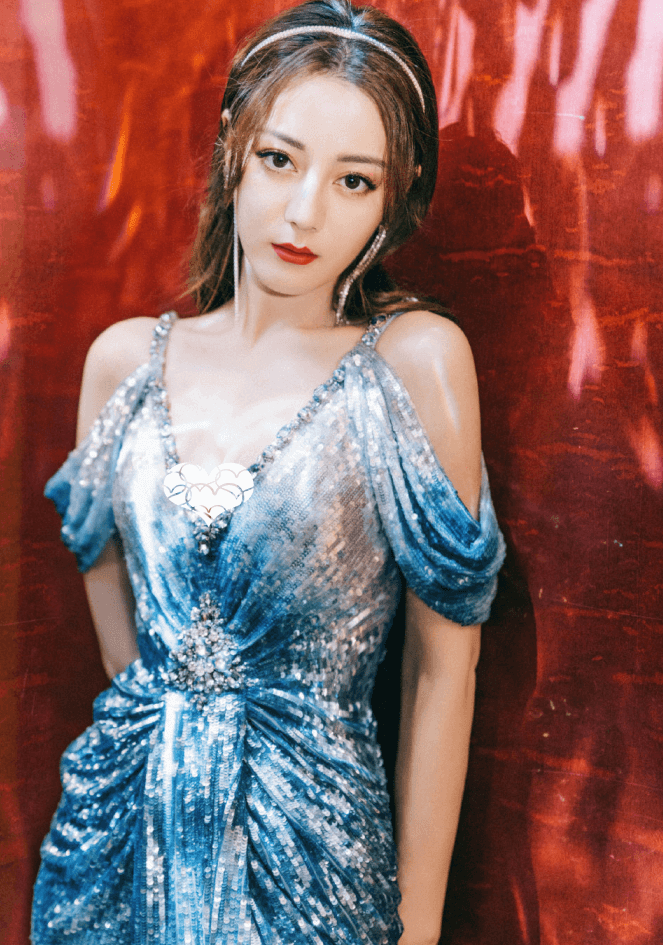 当美女热巴穿上人鱼裙后:这样的仙女也太好看了吧