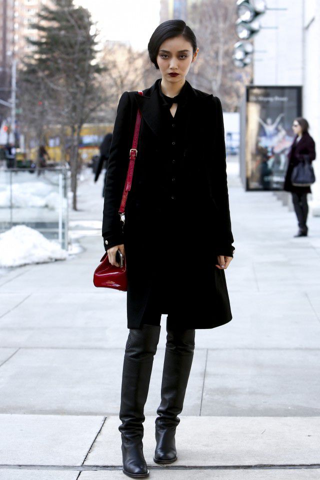 1576220238115441.jpeg 黑色毛呢大衣搭配,冬季这样穿好看更显瘦