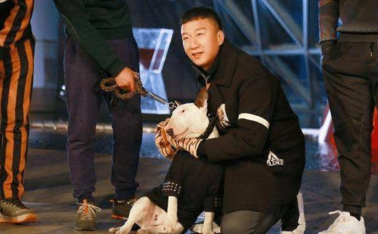 孙红雷自曝年轻像黄景瑜,本以为是蹭热度,看到18岁旧照打脸了