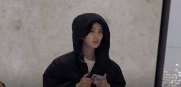 探班老婆后难掩好心情,吴奇隆晒泡面头自拍瘦身成功充满活力