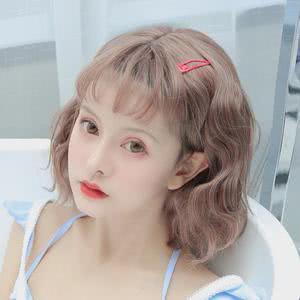 2020年锁骨发即将流行，这3款赵丽颖宋慧乔都换上了，减龄还好看