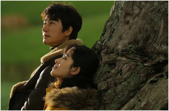 冯小刚新戏首映,全程无笑脸,小9岁妻子徐帆崇拜的眼神亮了