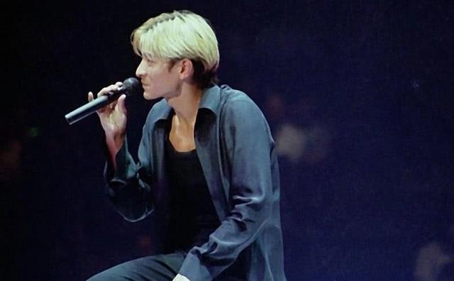 除了谢霆锋,刘德华也能驾驭所有发型,最后一张容易让人上瘾