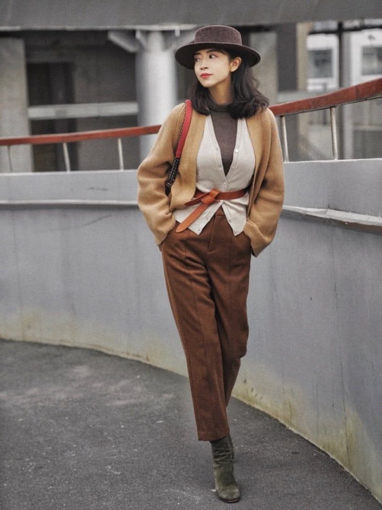 40岁女人，无需装“嫩”，学学三木博主这样穿，减龄又时尚