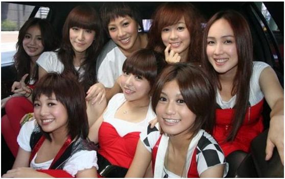 16岁时被母亲逼着出道,因忘打钱被打进医院?却被何炅宠成小公主