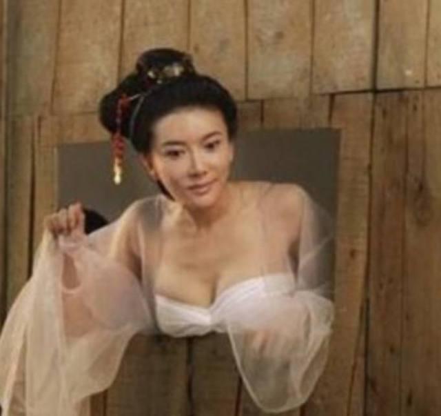 有“亚洲第一美胸”之称,却在动手术后变样,如今成最惨潘金莲