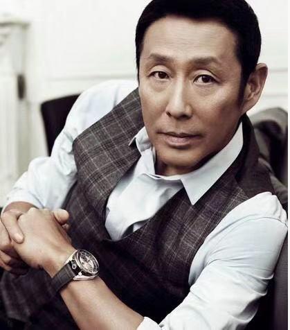 从跑龙套到如今爆红,这些明星的逆袭之路,让人佩服