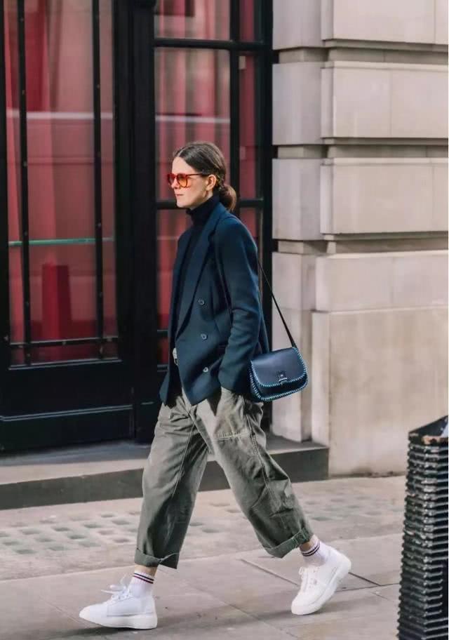 阔腿裤太拖沓?今年秋冬流行这4种,遮肉显高还利落