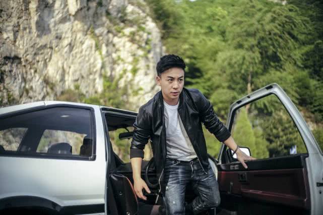 为啥释小龙没戏拍也不愁没钱花？真实身份曝光后，网友：难怪呢！