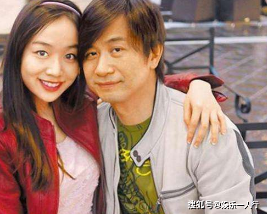 他爱上小24岁娇妻,结婚时候妻子还在上学,今46岁老来得子成赢家