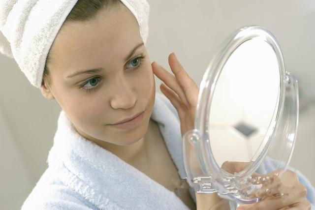 洗完脸后做这3件事，吸收效果翻10倍不止，养成“牛奶肌”很简单