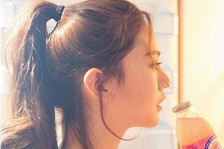 女生碎发怎么剪才好看，发型设计修饰脸型更漂亮