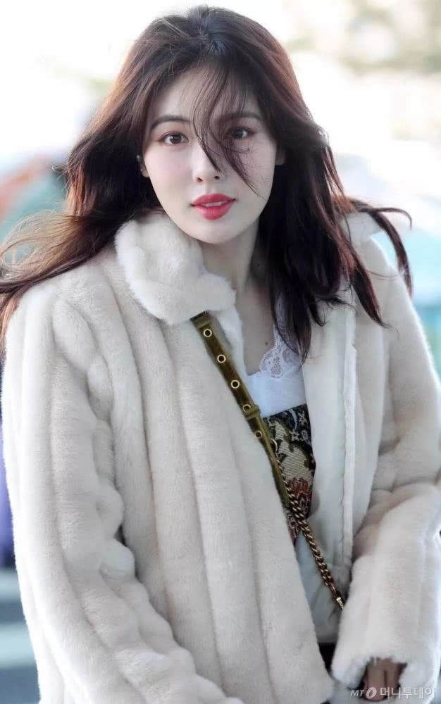 泫雅的颜值又回来了?卸掉舞台妆的她只需5分钟就能美回巅峰