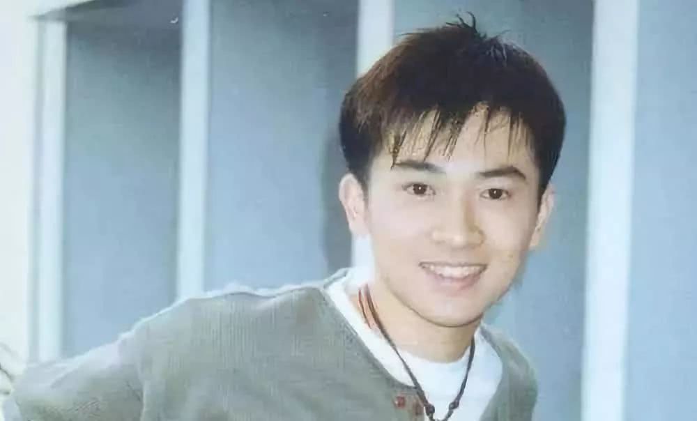 20位男星的18岁,黄磊貌若潘安却落榜,徐峥读上戏时头发还在