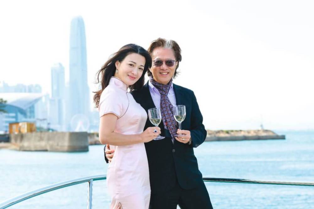 陈少霞生下女儿后 富商老公开游艇陪她拍广告,还出千万资金支持