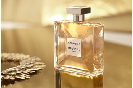 1570875194443351.jpg 香奈儿嘉柏丽尔香水,现代独立女性的花香调首选