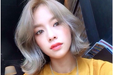 范丞丞染粉色头发，适合追星女孩的短发染发颜色大全