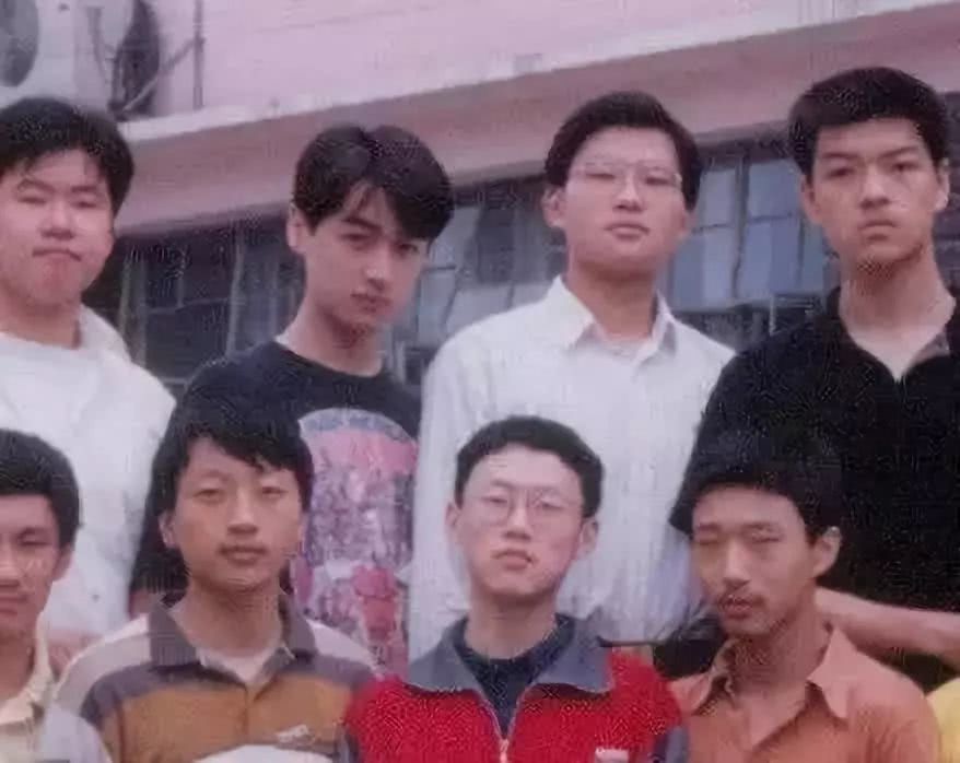 20位男星的18岁,黄磊貌若潘安却落榜,徐峥读上戏时头发还在