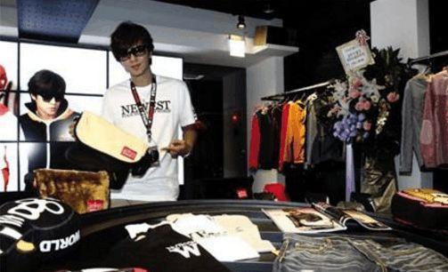 明星开店很常见，赵丽颖开店价格很亲民，而她开店却被人砸！