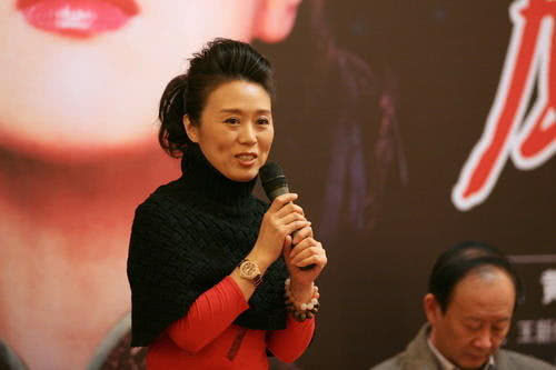 27岁娶大自己15岁妻子，甚至得不到双方父母的支持，婚后相爱如初