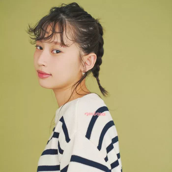 针织衫穿得不如别人好看？可能是发型的问题