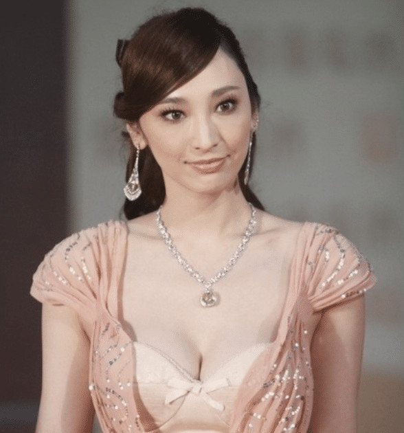 纪晓波欠56亿巨债被威胁,吴佩慈已辞退台湾技师,带全家火速搬离四季酒店