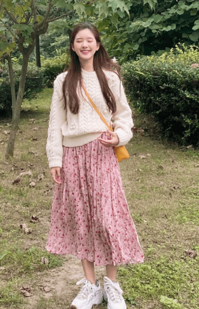 她被称作赵丽颖的接班人，虽有“均匀脸”，但侧颜的美无人能比！