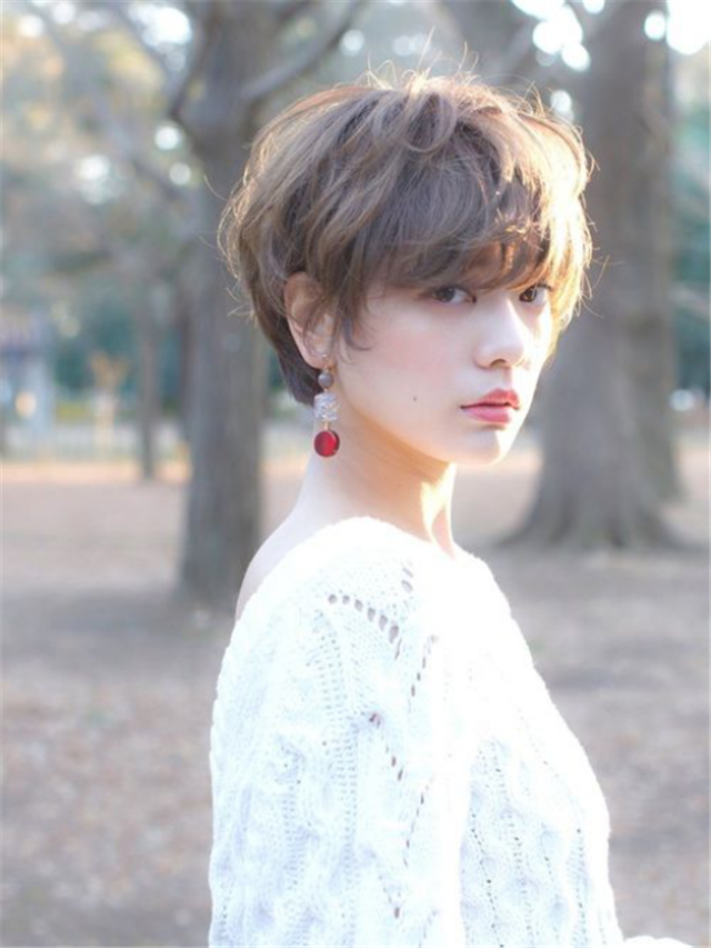 今年流行这4种发色,时髦减龄还显白