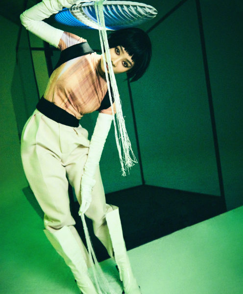 袁姗姗剪掉10年长发短发，新发型配五套造型气质秒变