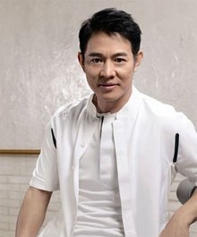 这些明星看破红尘，选择皈依佛门，他们曾经都很出名