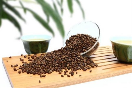 1577174852229210.jpg 决明子的功效与作用,女性拿决明子泡水喝有减肥的功效