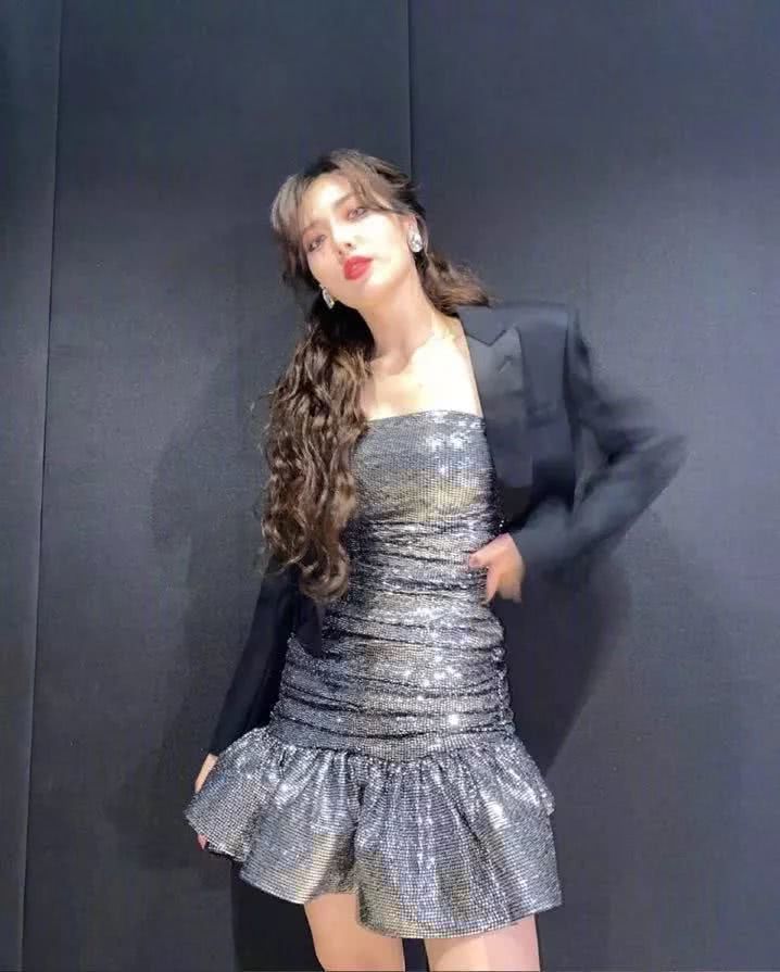 泫雅的颜值又回来了?卸掉舞台妆的她只需5分钟就能美回巅峰